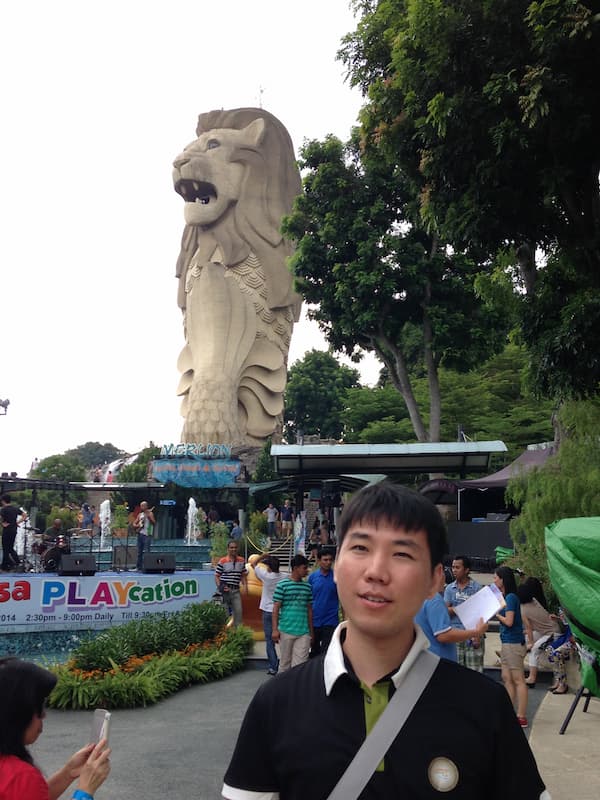 Blogger in Sentosa island