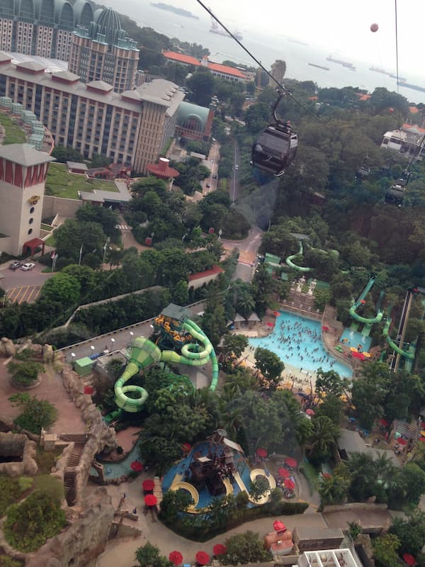 케이블카에서 내려다보이는 워터파크