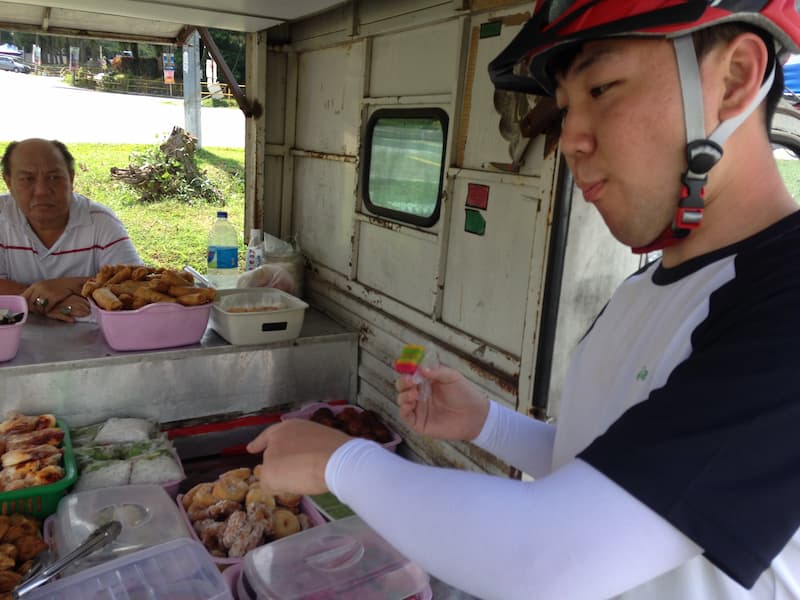 Blogger with Malaysia food truck