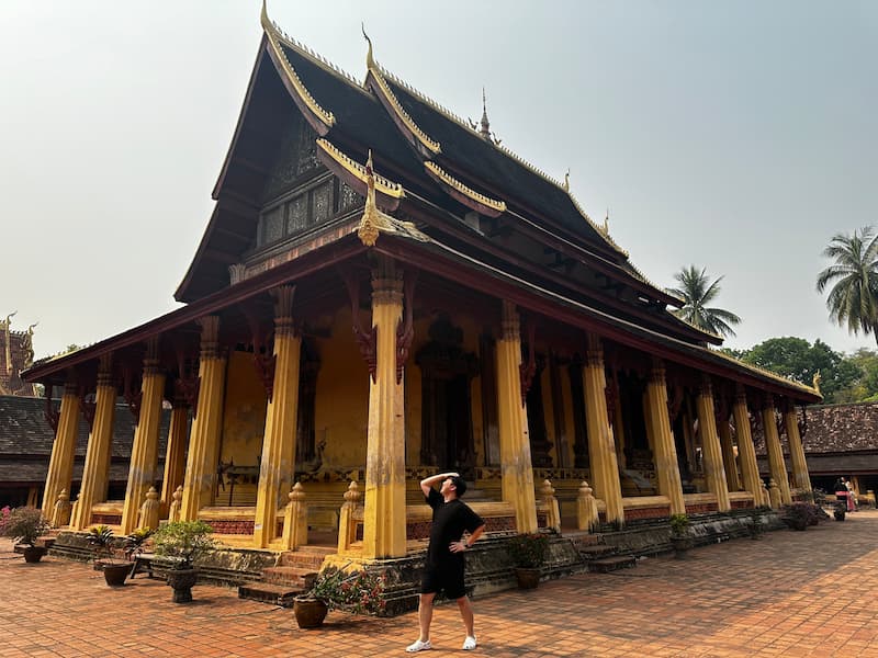 Blogger in the Wat Si Saket