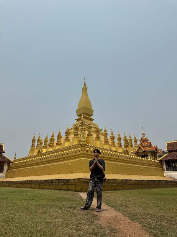 Friend in Pha That Luang