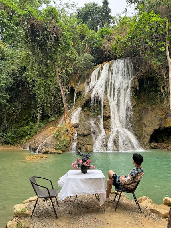 Friend in Khoun Moung Keo waterfall