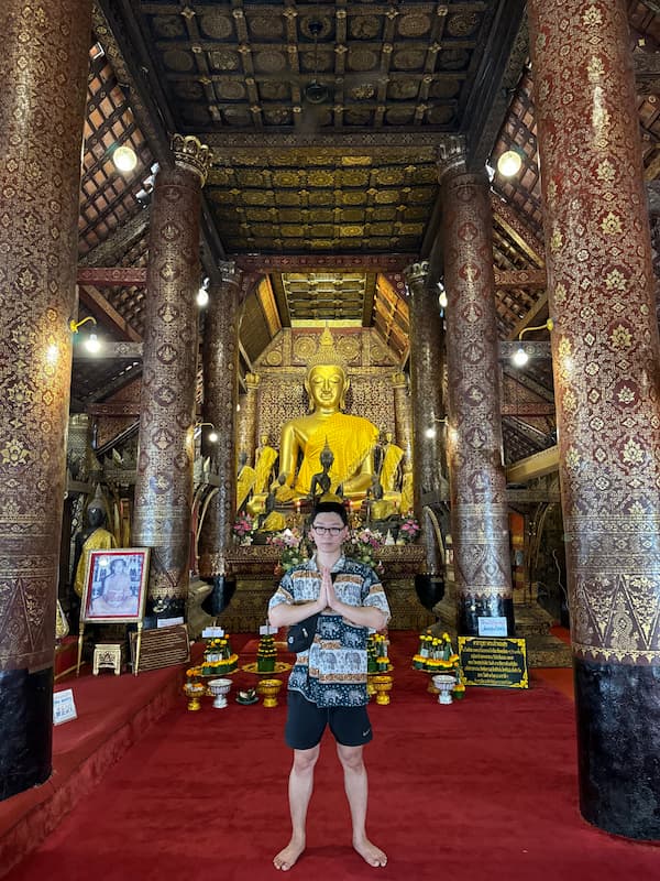 Friend in Wat Xieng Thong