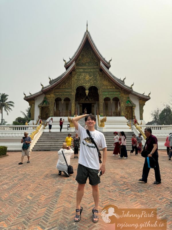 Friend in Haw Pha Bang