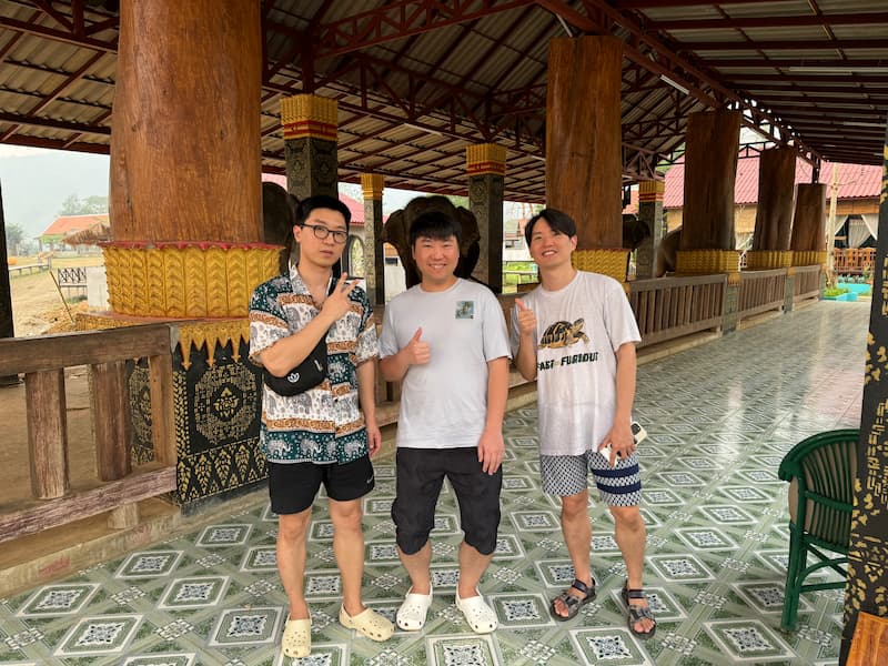 The group photo in Luang Prabang elephants camp