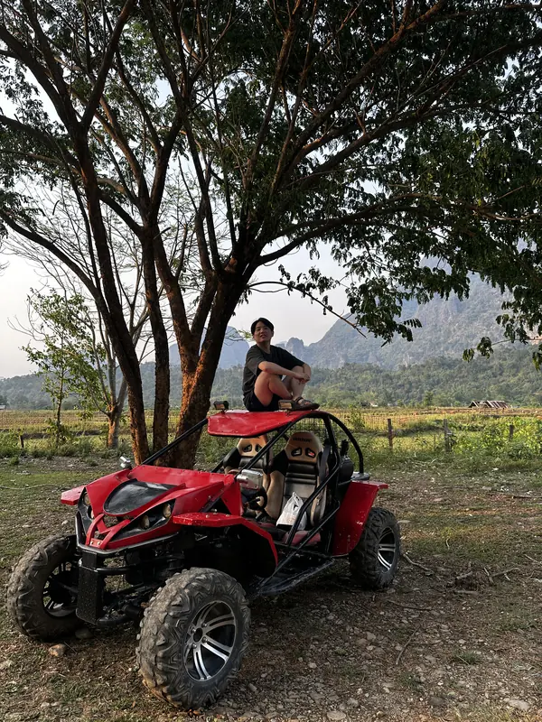 버기카 위에 친구