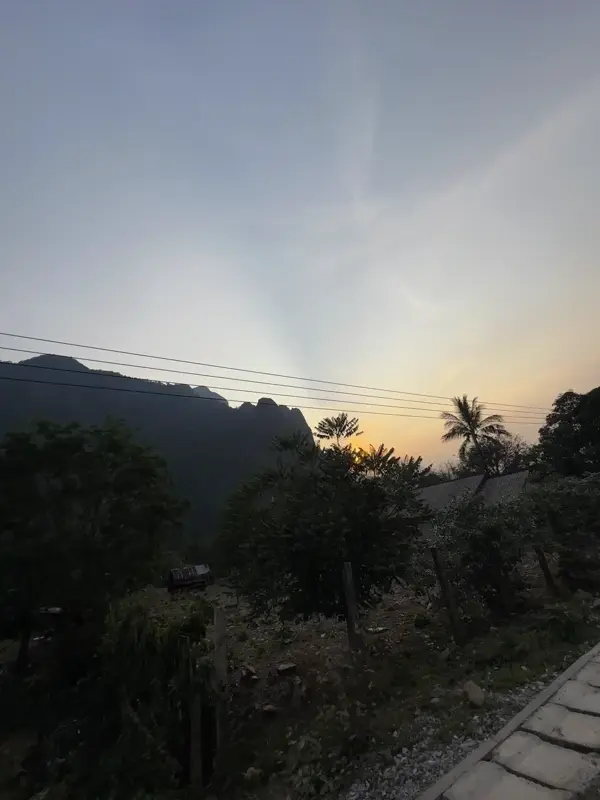 돌아가는 길 위 일몰