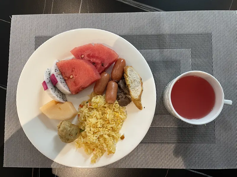 뷔페식 조식 블로거의 접시