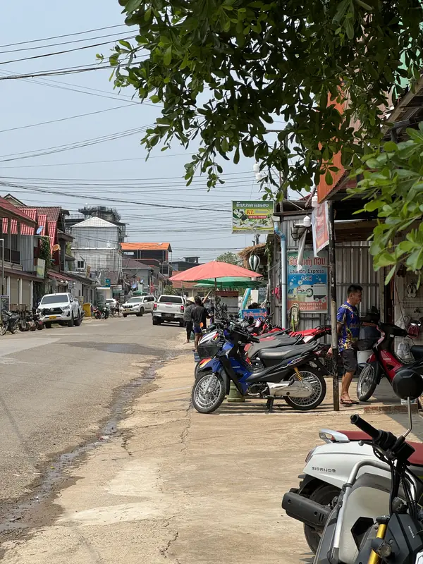 분 삐 마이를 즐기고 싶은 친구를 피해 멀리 달아난 블로거와 친구