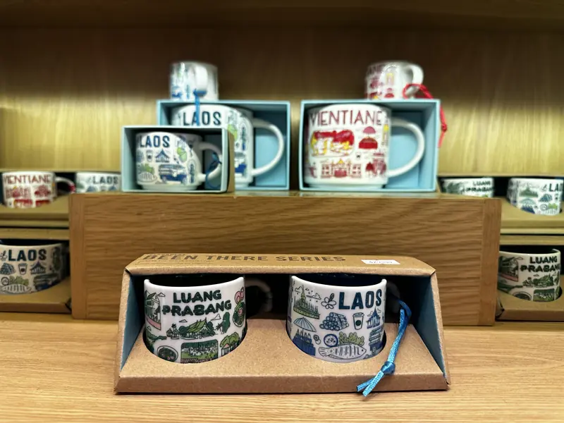 라오스 스타벅스의 기념품들