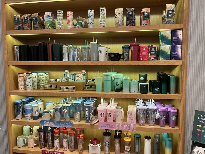 라오스 스타벅스의 기념품들