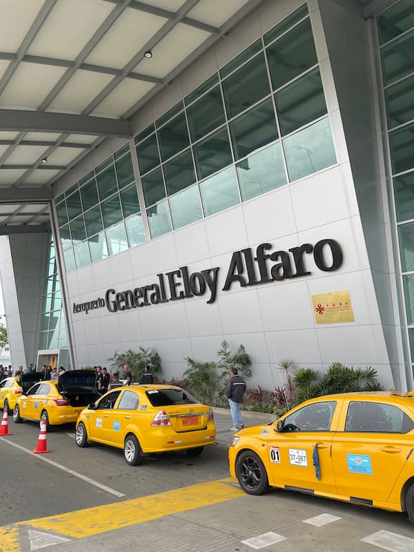 Eloy Alfaro international airport