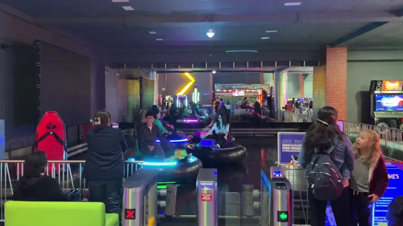 끼쎈뜨로 몰 범퍼카