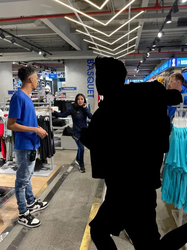 끼쎈뜨로 몰 스포츠 매장