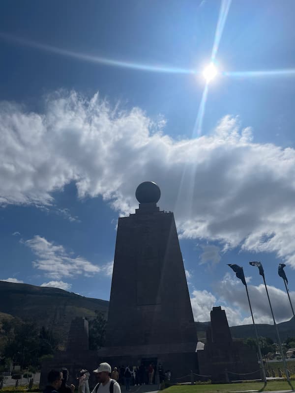 Equatorial monument