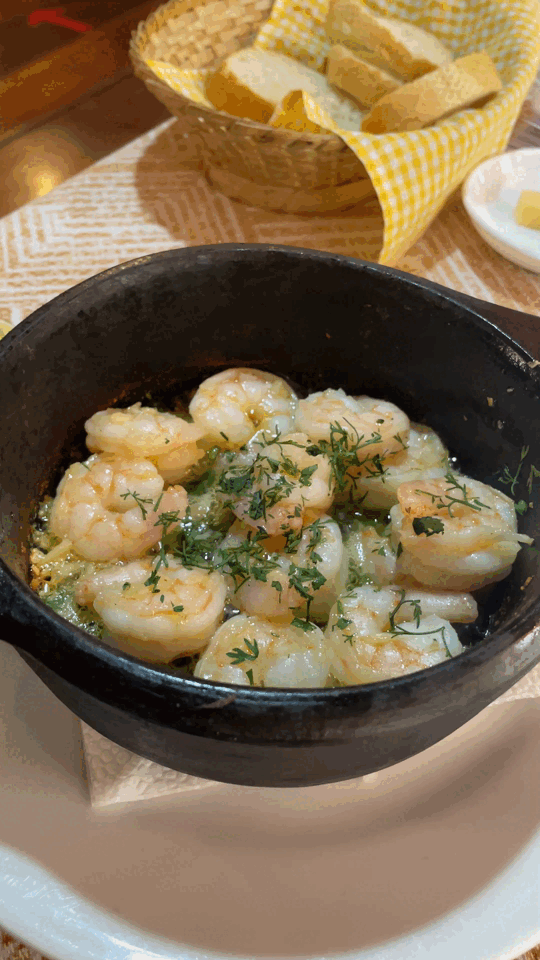 Camarones al ajillo