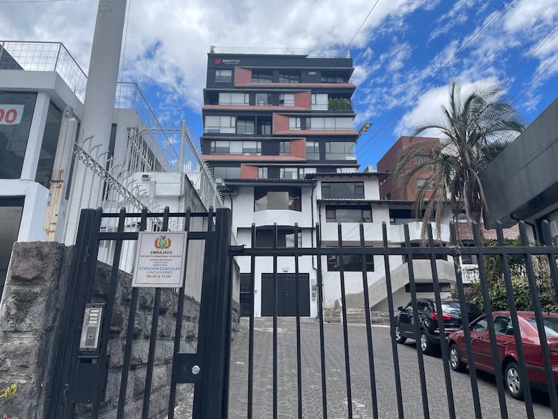 Entrance of Bolivia embassy