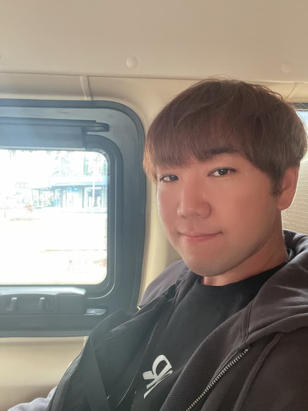 밴에 탑승한 블로거