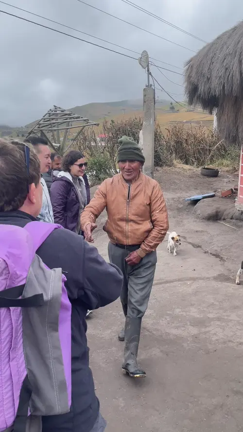 악수를 청해오신 돈 훌리안 아저씨