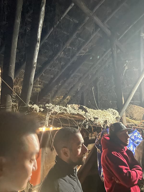 판초를 짜실 때 쓰신다고 직접 깎으신 양털들