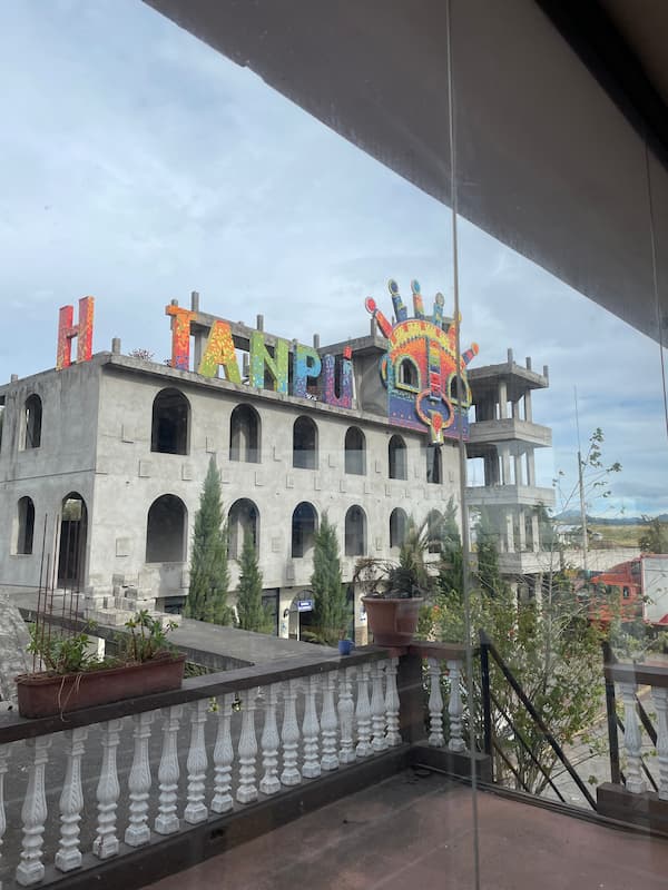 특이하게 생긴 건물