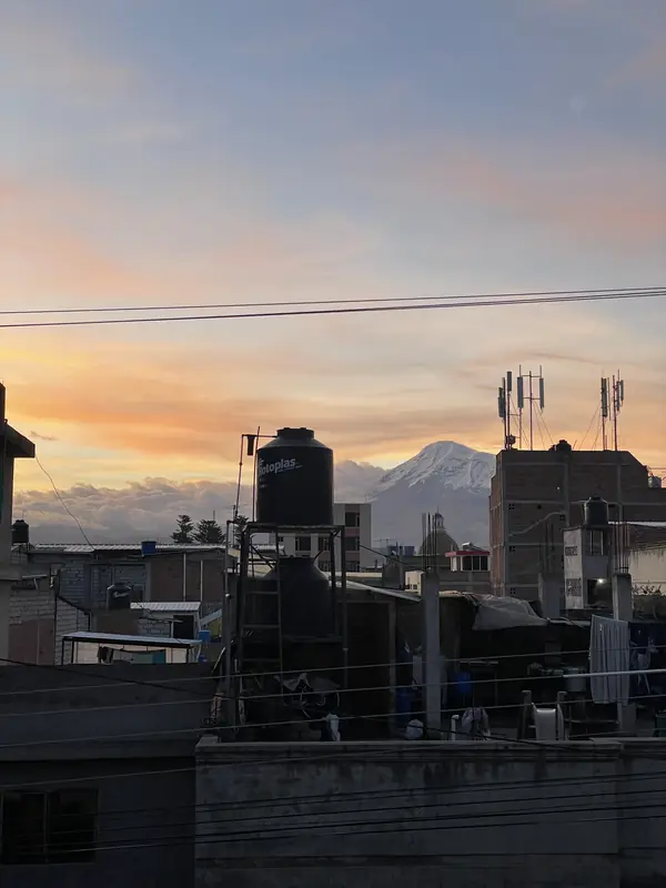 카사 데 마몰에서 바라본 침보라소 화산