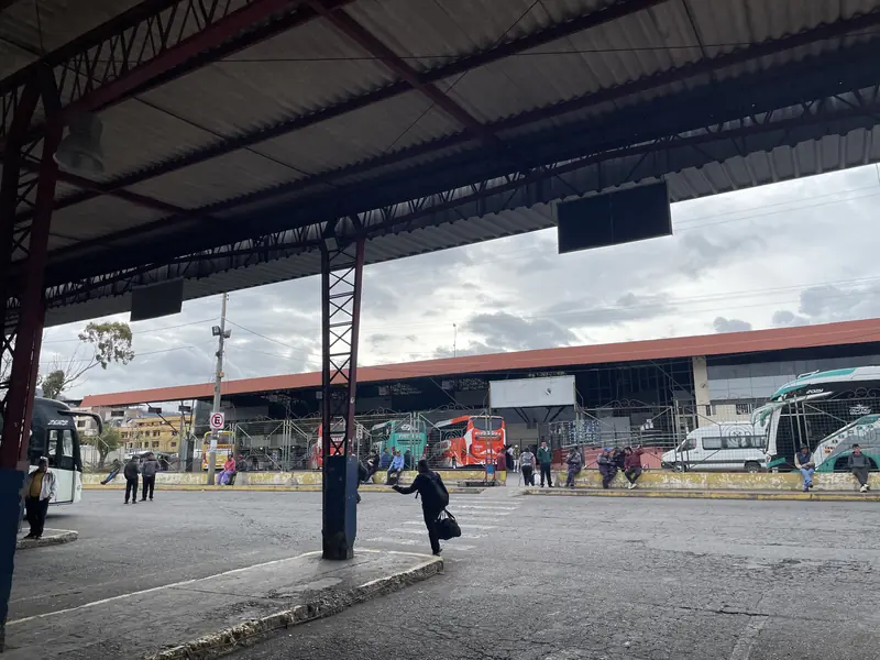 도착한 리오밤바 고속버스 터미널