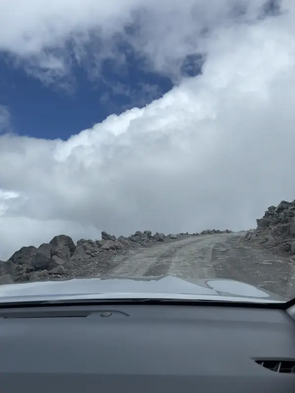 마치 구름 위를 달리는 듯한 풍경