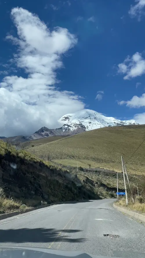 모든 투어를 마치고 늦은 점심을 먹기 위해 이동 중인 차량