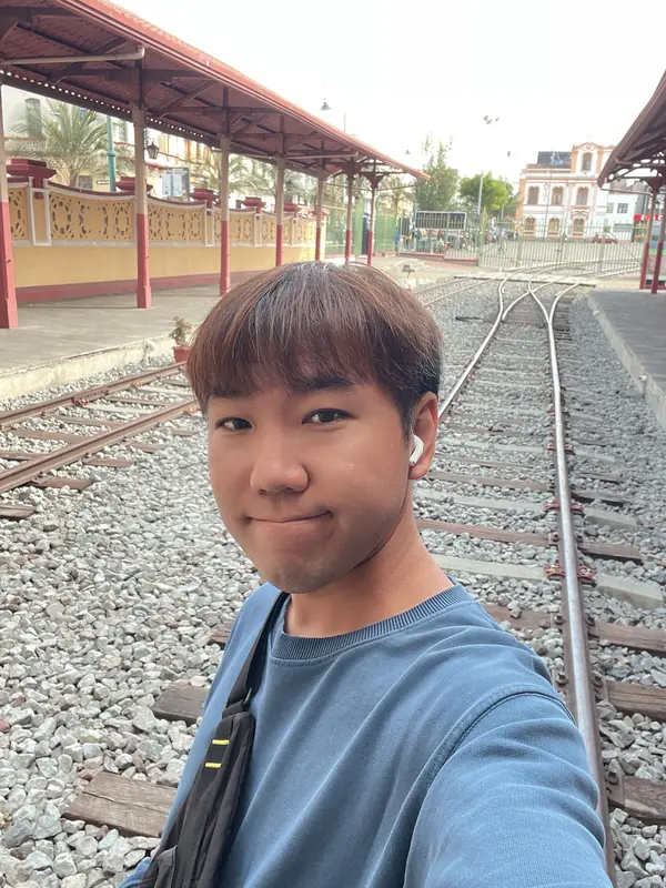 리오밤바 기차역에서 블로거