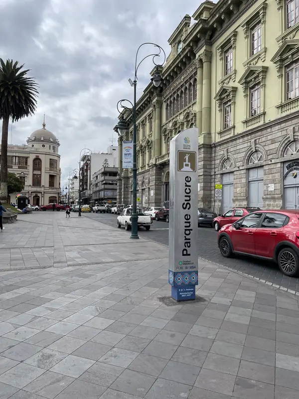 수크레 공원 표지판