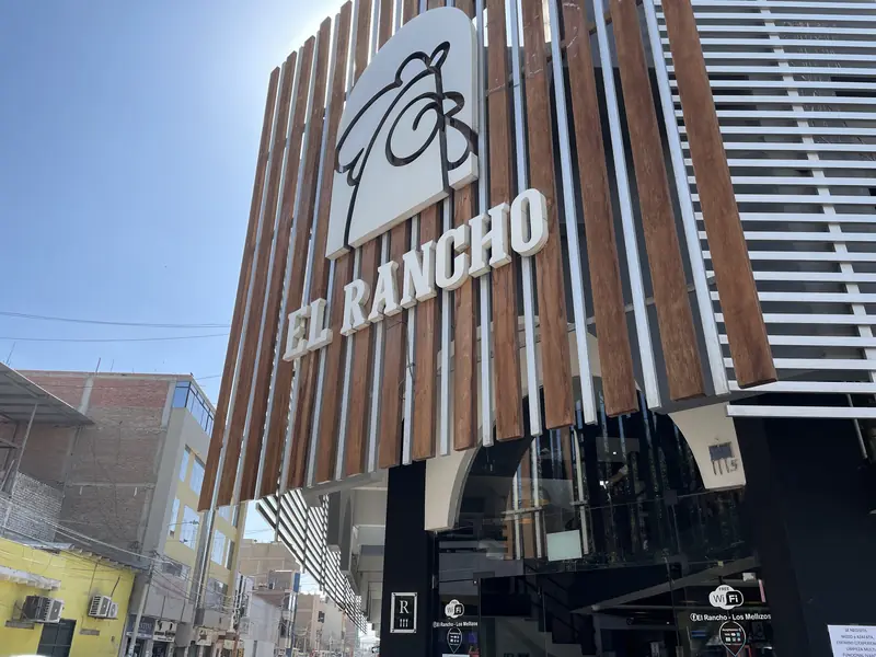 엘 란초 식당 입구