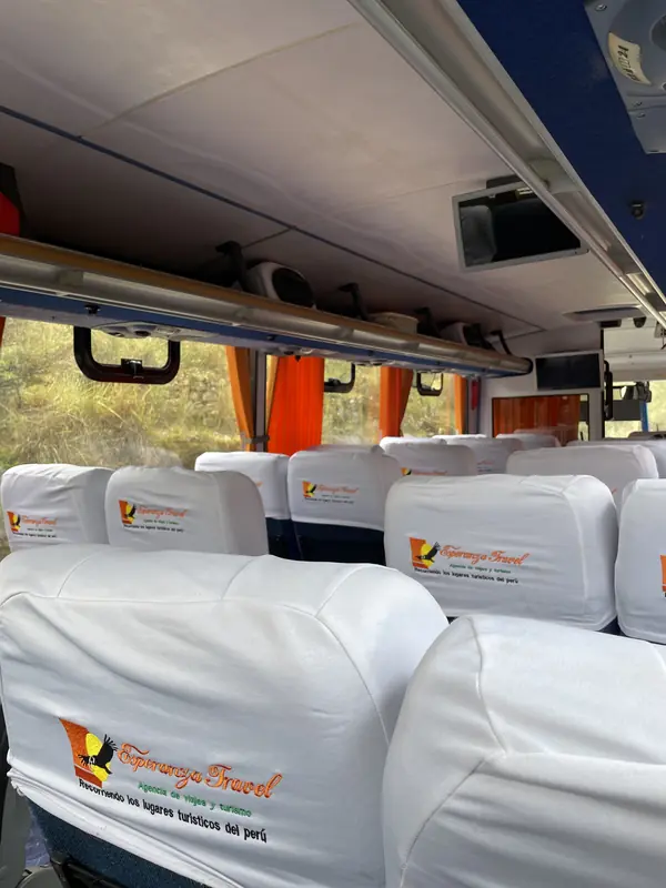 사람 한 명 없는 버스 안