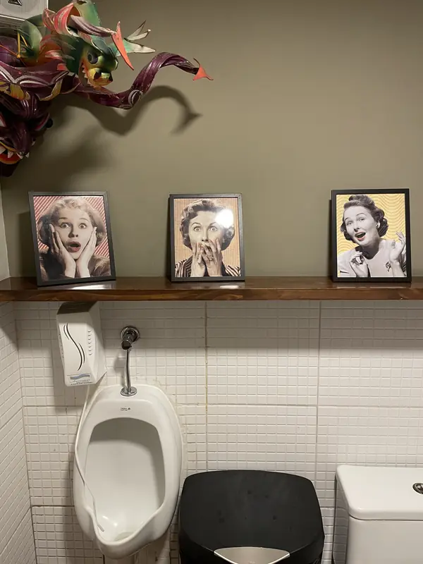 엘 보데곤 식당 화장실