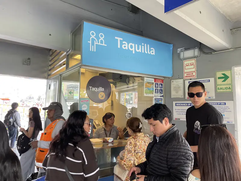 메트로폴리타노 앙가모스역 매표소