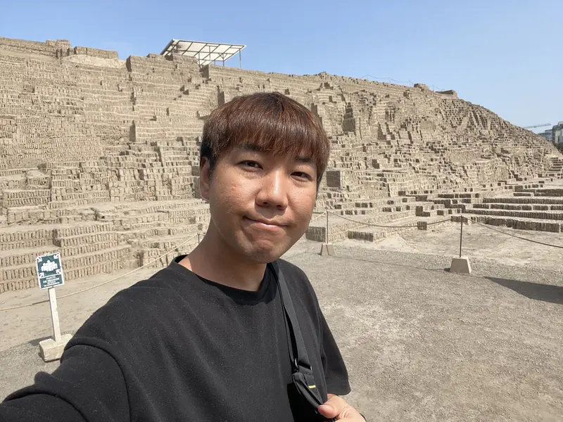 우아카 푸끄야나 유적지에서 블로거