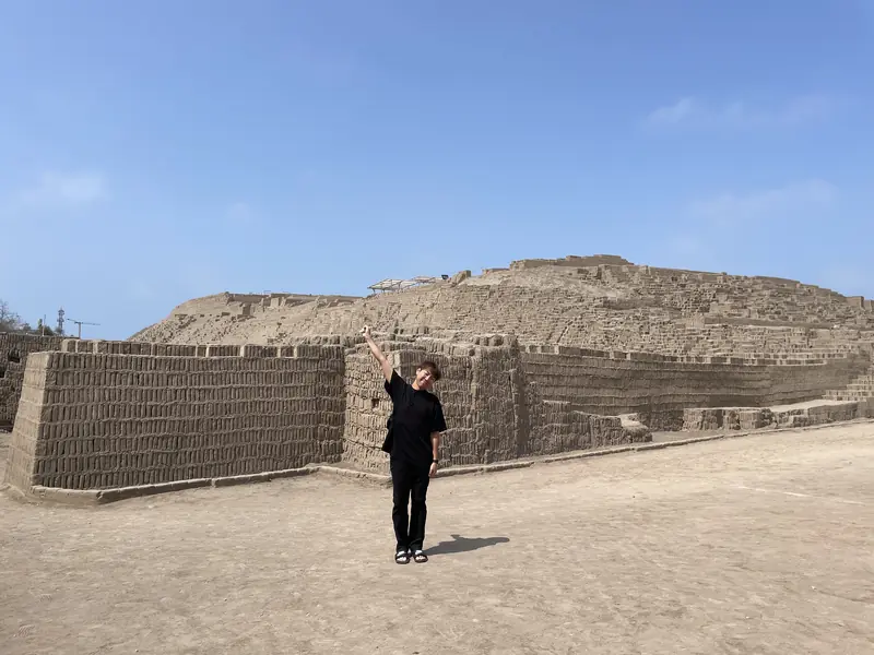 우아카 푸끄야나 유적지에서 블로거