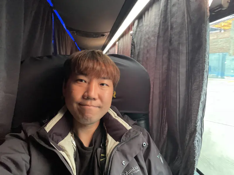 리마로 향하는 버스에서 블로거