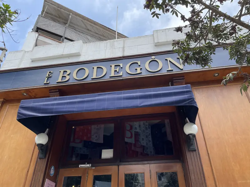엘 보데곤 식당 외관