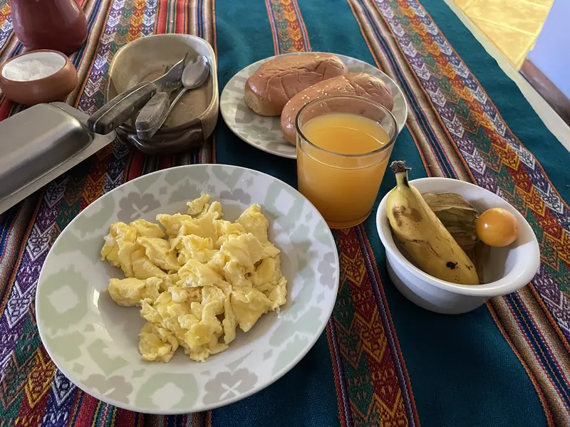 우아카 호스트 하우스 숙소 아침 식사