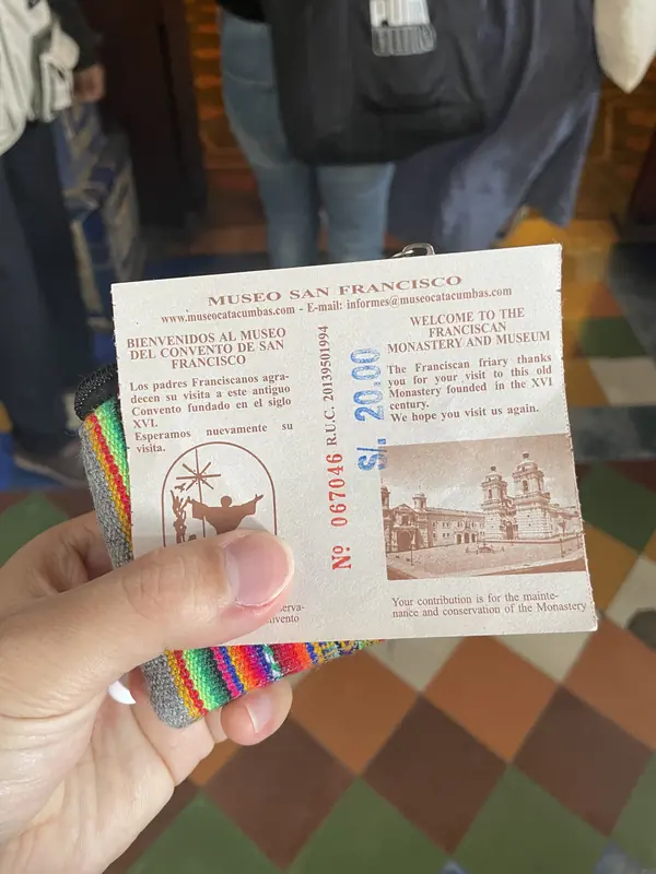 지하 무덤 입장권